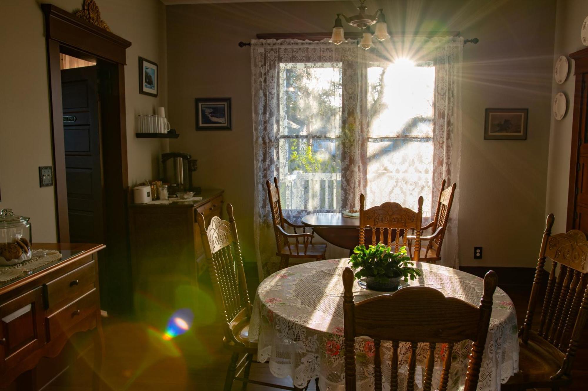 The Pearl Inn Bed And Breakfast Ilwaco Екстериор снимка